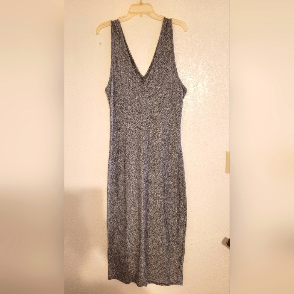 Sleeveless dress